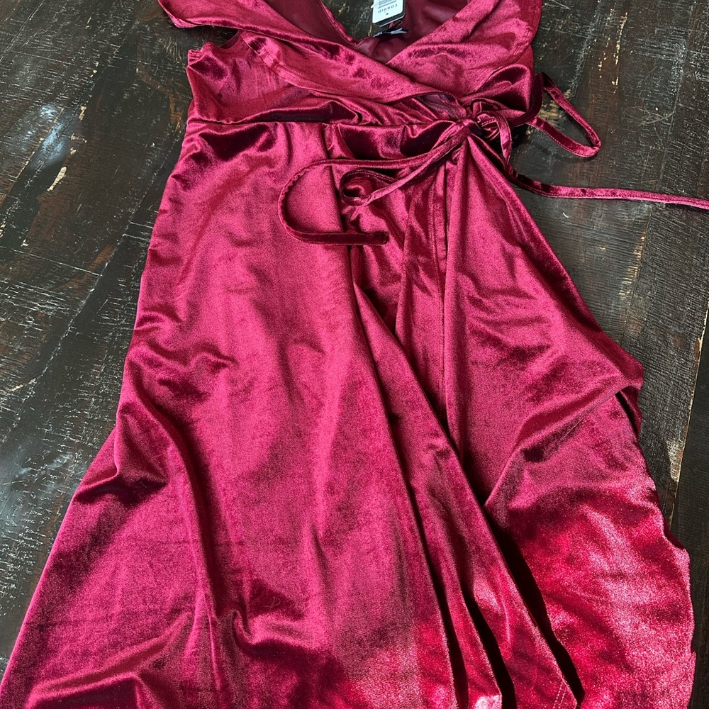 Torrid Midi Elegant Burgundy velvet Wrap Dress NWT perfect for a Christmas party - Picture 3 of 8